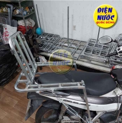 Baga giá chở hàng xe máy mở cốp đổ xăng đa năng  50 x 56 cm