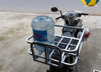 Giá Chở Hàng Xe Máy Có Khung Chở 5 Bình 20L  