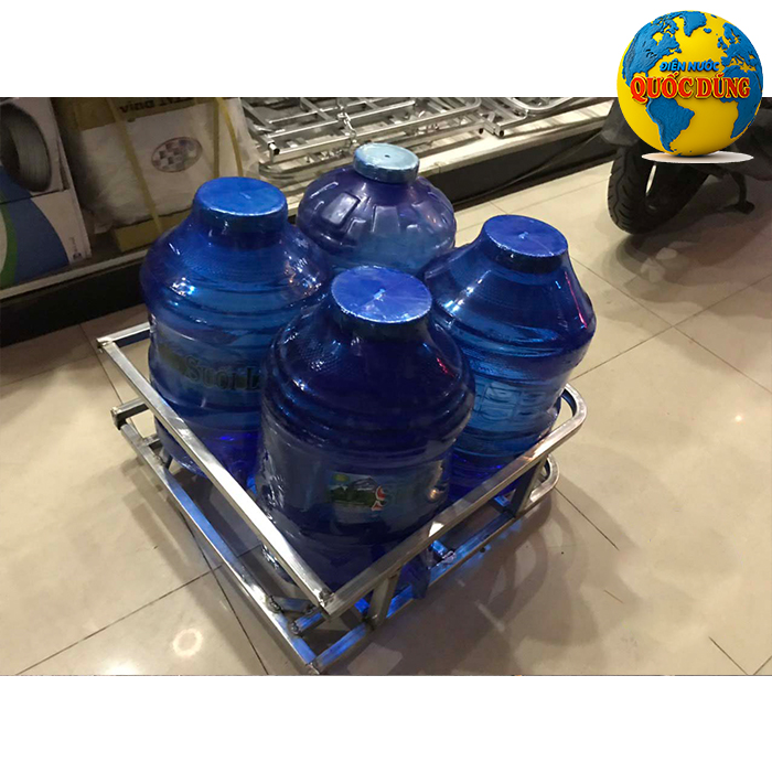 BAGA 4 THÙNG NƯỚC SUỐI KHI ĐẶT 4 THÙNG VÀO