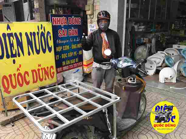 Baga chở hàng installed on different motorbike models