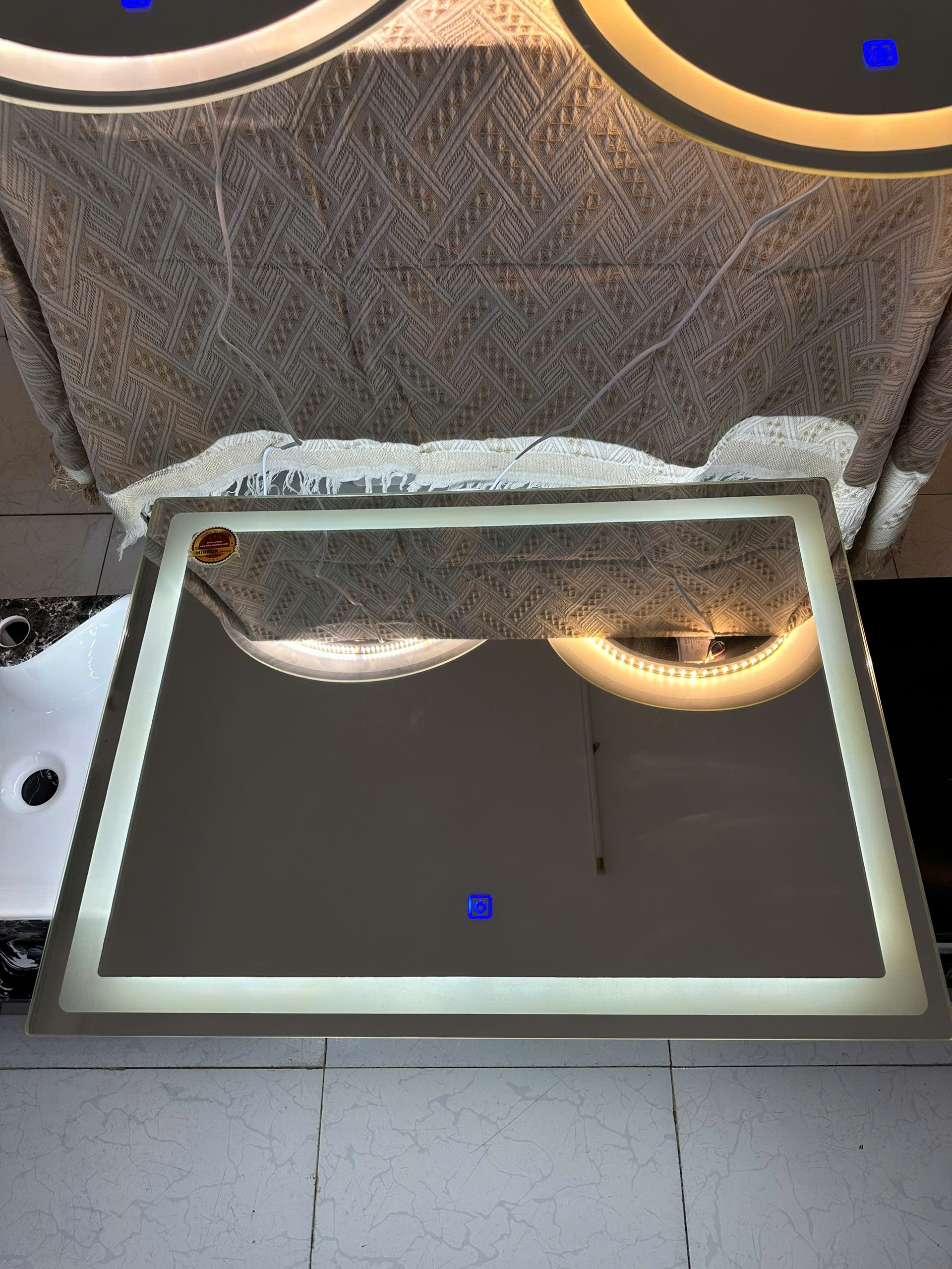 Gương LED chữ nhật 80x60 cm